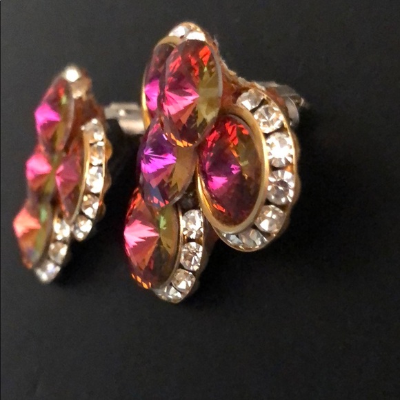 HOT PINK IRIDESCENT RHINESTONE GEM GOLD EARRINGS - Picture 5 of 15
